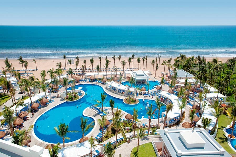 pool-riu-emerald-bay-2
